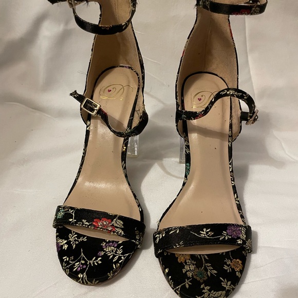 Three strap lucite heeled sandals with embroidered silk fabric - Picture 2 of 4